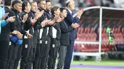 فدراسیون تماشاگر، تیم ملی بی‌برنامه