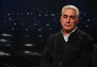 حاتمی‌کیا: ما آن شقایق‌ایم، که با داغ زاده‌ایم!