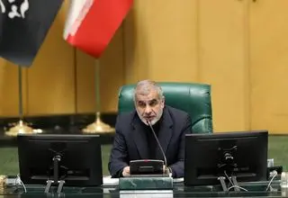 نیکزاد: دشمنان تعطیلی کامل برنامه هسته‌ای ایران را به گور خواهند برد