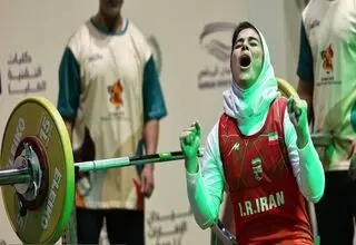 الناز متقیان به مدال نقره پاراوزنه‌برداری دست یافت
