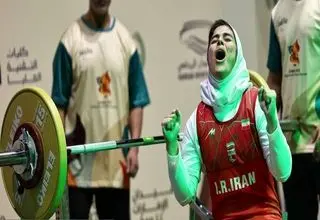 الناز متقیان به مدال نقره پاراوزنه‌برداری دست یافت