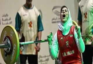 الناز متقیان به مدال نقره پاراوزنه‌برداری دست یافت