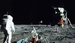 آیا سفر به ماه دروغ است؟