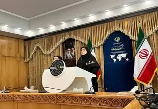 فرودگاه بوشهر از مدار خدمت‌رسانی کاملاً خارج است/ در این ایام ۳۵۰ نفر از کارکنان دولت به شهادت رسیدند