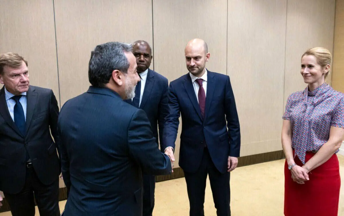 تعامل با اروپا؛ سوغات عراقچی از پاریس