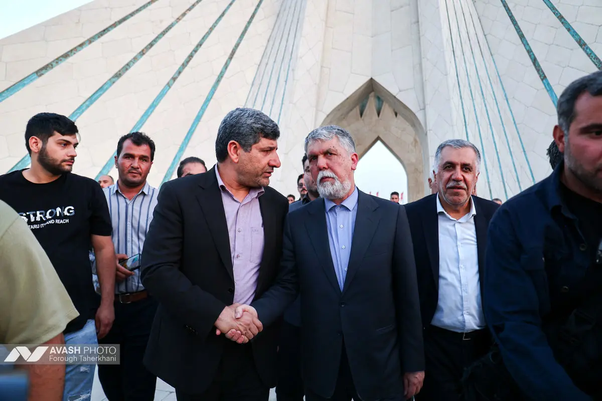 اجرای ارکستر سمفونیک تهران در میدان آزادی