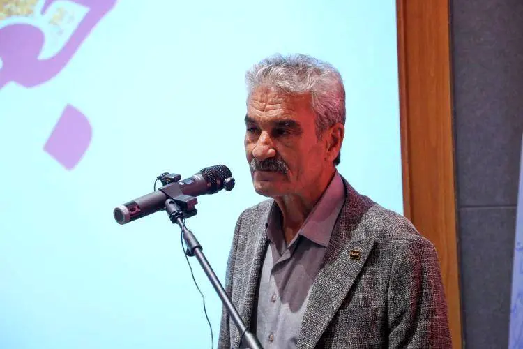 «جعفر دهقان» نشان درجه یک هنری را کسب کرد