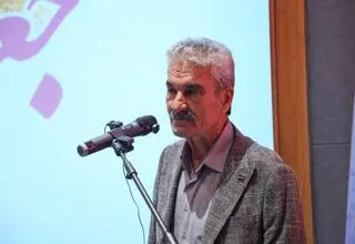 «جعفر دهقان» نشان درجه یک هنری را کسب کرد