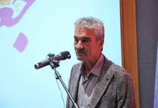 «جعفر دهقان» نشان درجه یک هنری را کسب کرد