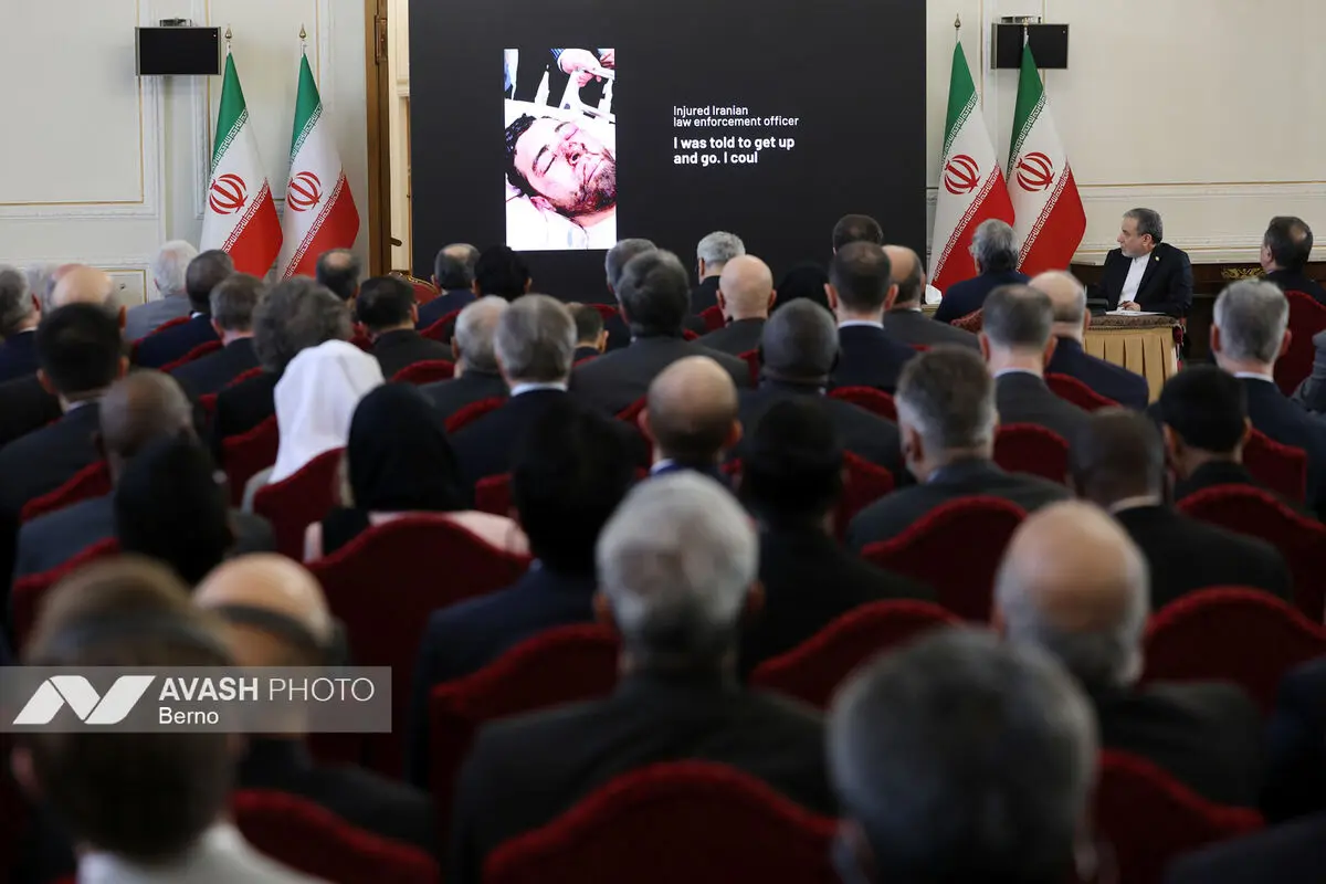 نشست وزیر امور خارجه با سفرا و روسای نمایندگی‌های خارجی مقیم تهران