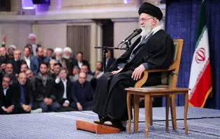 رهبر انقلاب: عزاداریم به خاطر خون‌هایی که ریخته شد/ خطرناک‌تر از ناو، سلاحی است که آن را به قعر دریا می‌فرستد