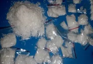 کشف یک تن مواد مخدر شیشه در یک پرادو در یزد 