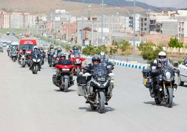 سفر جذاب موتورسواران لهستانی به ایران