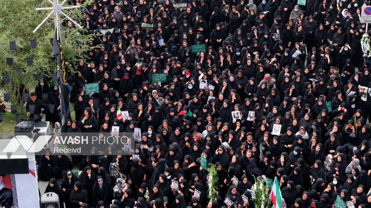 گزارش نصویری/ تشییع پیکر شهدای مدرسه میناب