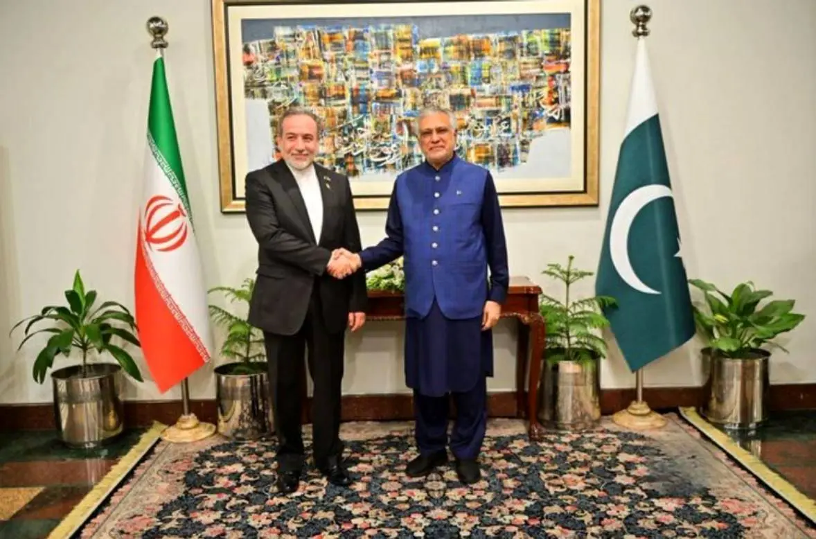 عراقچی با وزیر امور خارجه پاکستان دیدار کرد