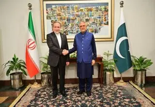عراقچی با وزیر امور خارجه پاکستان دیدار کرد