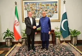 عراقچی با وزیر امور خارجه پاکستان دیدار کرد