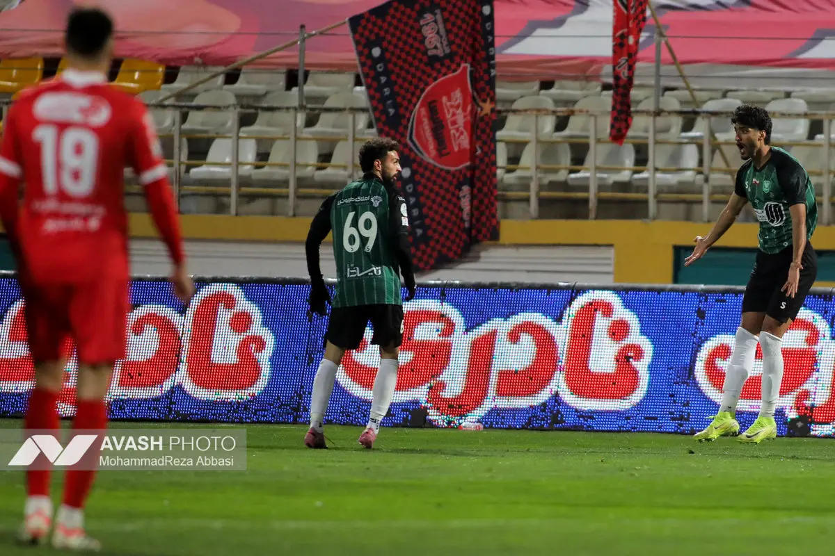 دیدار تیم های فوتبال  پرسپولیس تهران و خیبر خرم آباد