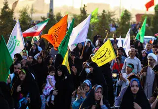 حضور هنرمندان در میدان امام حسین تهران؛ اجرای زانکو و یک خواننده پاکستانی 