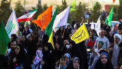 حضور هنرمندان در میدان امام حسین تهران؛ اجرای زانکو و یک خواننده پاکستانی 