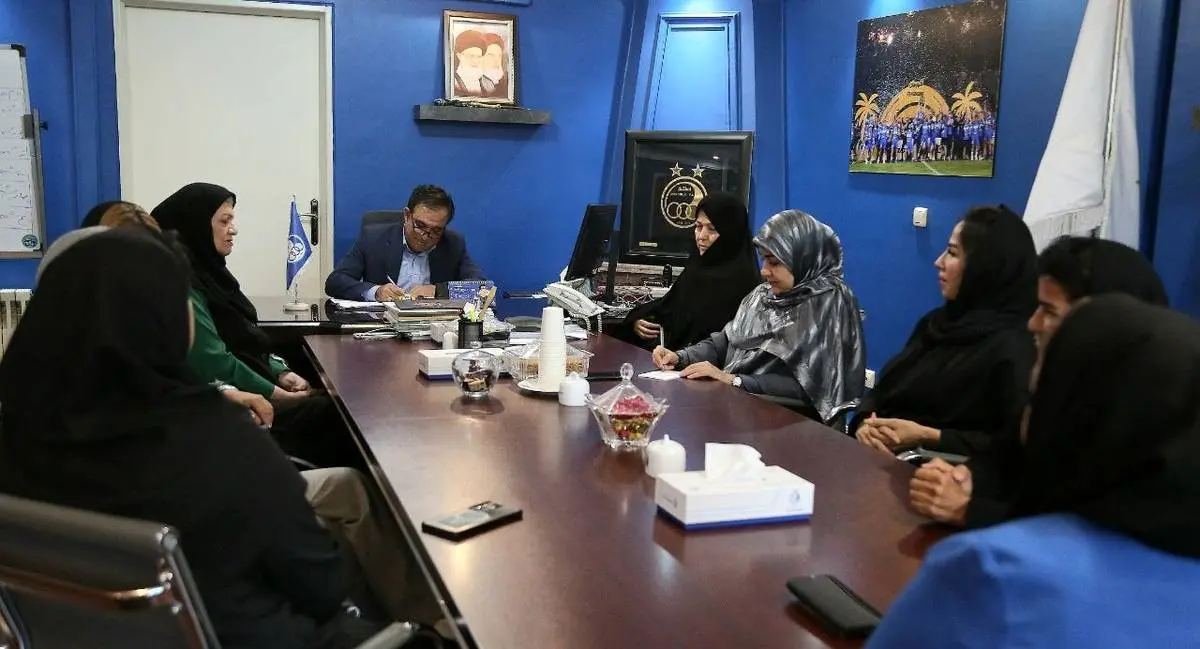 بانوان استقلال مهمان تاجرنیا بودند