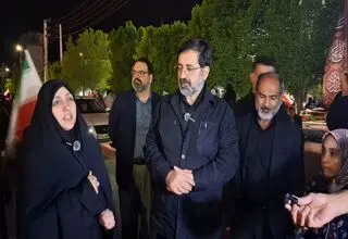 حضور معاون رئیس‌جمهور در تجمعات مردم قم و دیدار با خانواده شهیدان جنگ رمضان