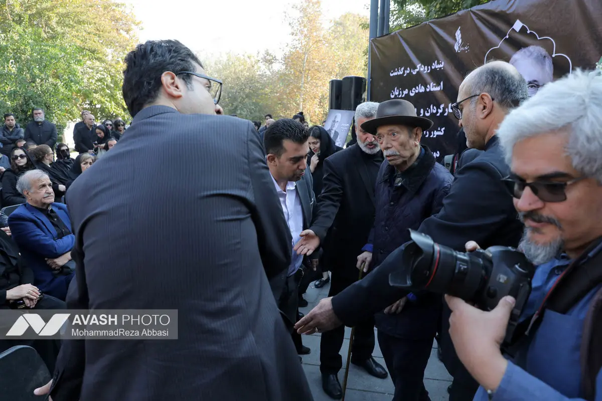 مراسم تشییع پیکر هادی مرزبان