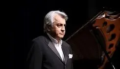 هنرجویان رافائل میناسکانیان در تالار وحدت می‌نوازند