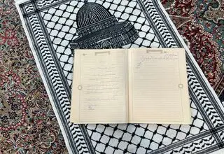 دست نوشته قالیباف برای شهید طهرانی‌مقدم/ برای تحقق شعار سنگ مزارت از پای نخواهم نشست + عکس 