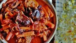 طرز تهیه خورش تبریزی با هویج و آلو و عطر دارچین