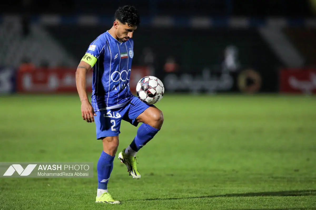 دیدار تیم های فوتبال استقلال تهران و ملوان بندر انزلی