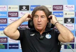 ساپینتو: تغییر زمین بازی عجیب است/ بین استقلال و بقیه فرق نگذارند