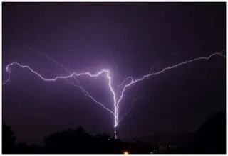 مرگ یک نفر بر اثر رعد و برق در آذربایجان غربی