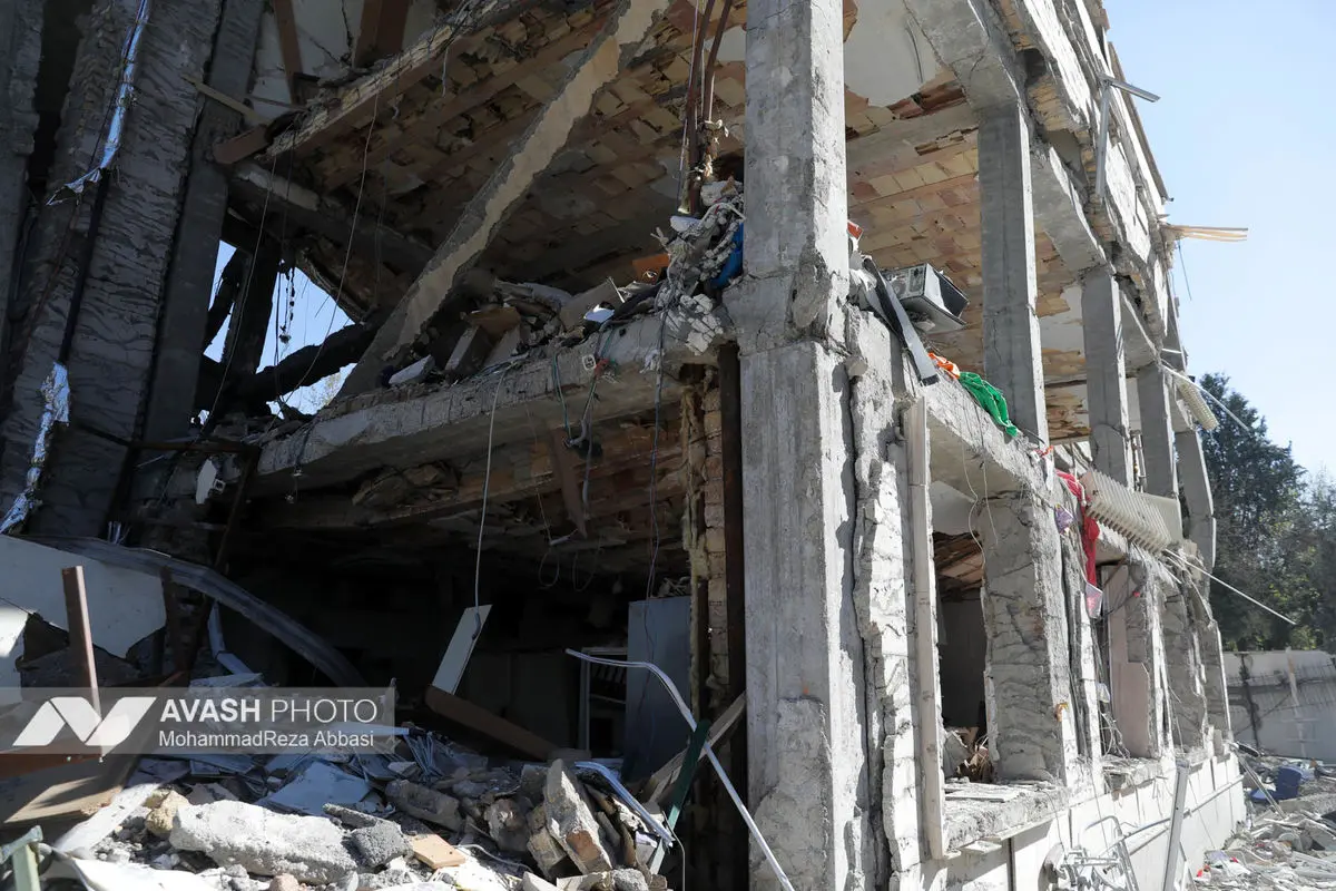 بازدید وزیر علوم از پژوهشکده هوا فضای سپاه