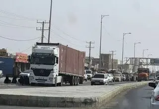 رایزنی تهران و اسلام‌آباد برای رفع موانع تردد کامیون‌ها در مرز ریمدان