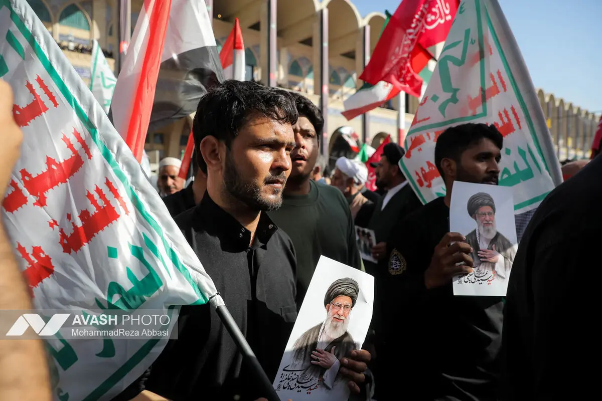اقامه نماز بر پیکر رهبر شهید انقلاب در مصلای تهران