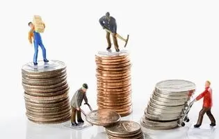 بازنگری در سنت افزایش سالانه دستمزد؛ ضرورت یا انتخاب؟