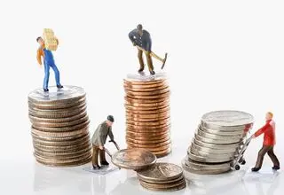 بازنگری در سنت افزایش سالانه دستمزد؛ ضرورت یا انتخاب؟