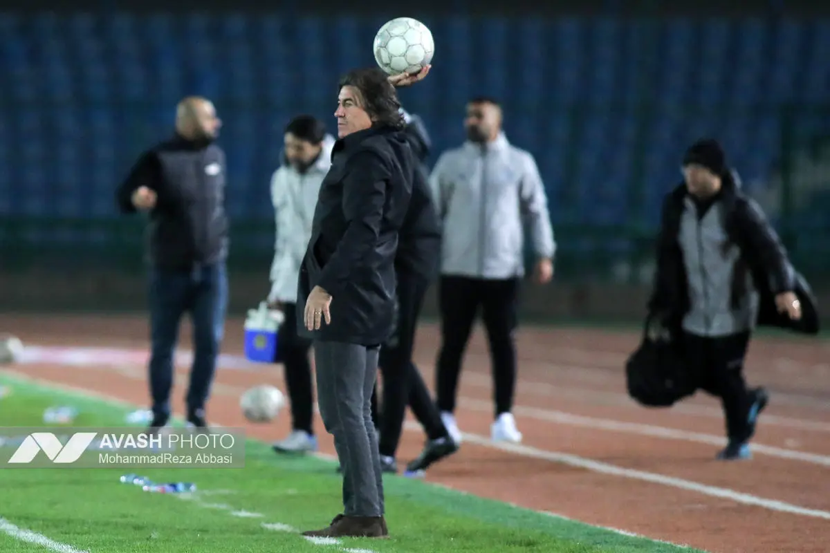 دیدار تیم های فوتبال استقلال تهران و ملوان بندر انزلی