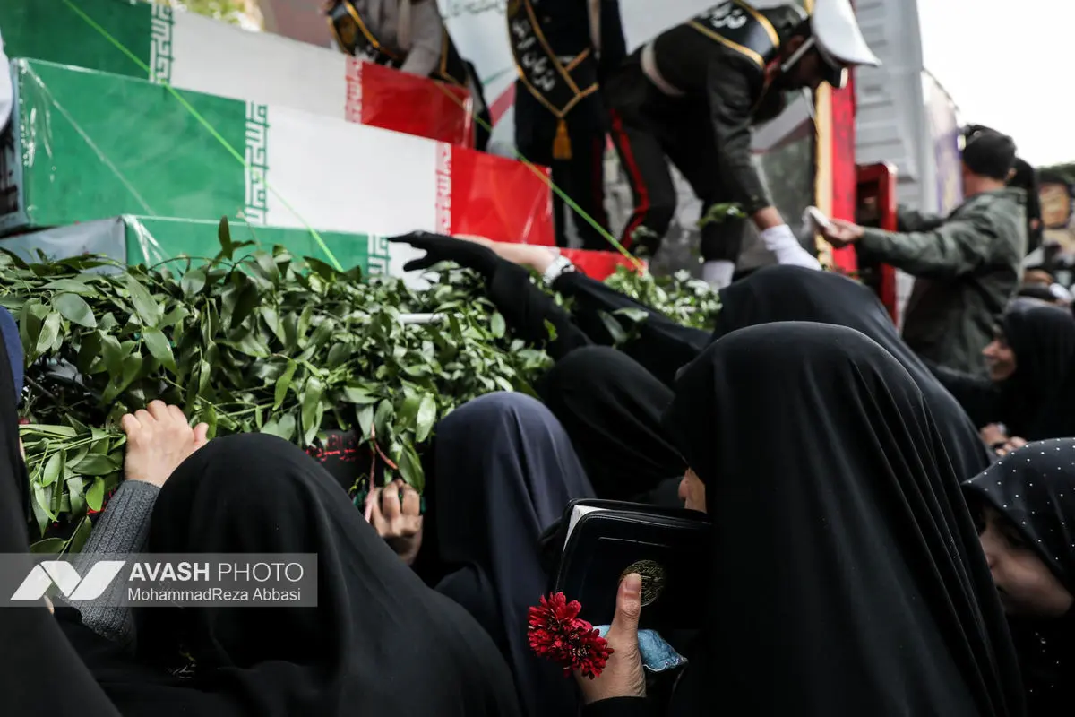 مراسم تشییع پیکرهای ۱۰۰ شهید گمنام - تهران