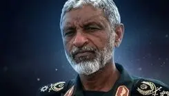 دریادار عظمایی: گلوی جهان‌خواران را رها نخواهیم کرد