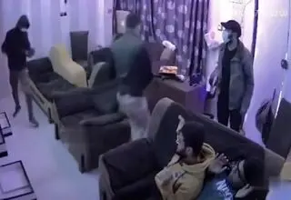 لحظه روبه‌رو شدن سارقان خشن گیم‌نت‌ها با مالباختگان در پلیس آگاهی+فیلم