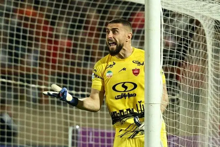 دروازهبان خارجی به دنبال فسخ قرارداد با پرسپولیس