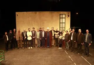 «بی‌تابستان» با حضور استاندار مرکزی و مدیرکل هنرهای نمایشی روی صحنه رفت