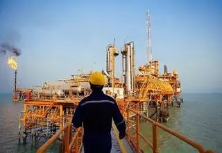 بررسی آخرین شرایط دکل‌های حفاری و امکان‌سنجی تأمین دکل برای شرکت نفت مناطق مرکزی