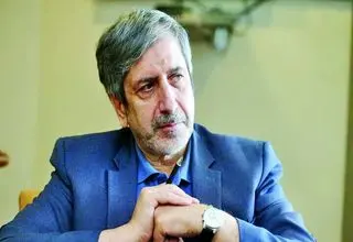 تندروها برای رانت‌خواران و کسانی‌که از ناملایمات سود می‌برند، حاشیه امن ایجاد می‌کنند