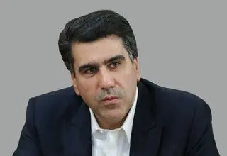 انتقاد علیرضا معزی از حضور کاظم صدیقی در تریبون نماز جمعه 