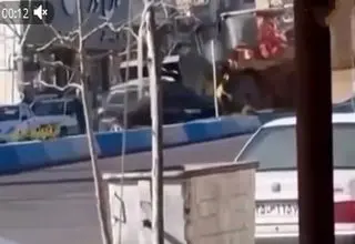 فیلم لحظه تخریب خودروی سانتافه با لودر در رویان