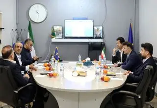 جلسه مدیران استقلال خوزستان با تاجرنیا+ عکس