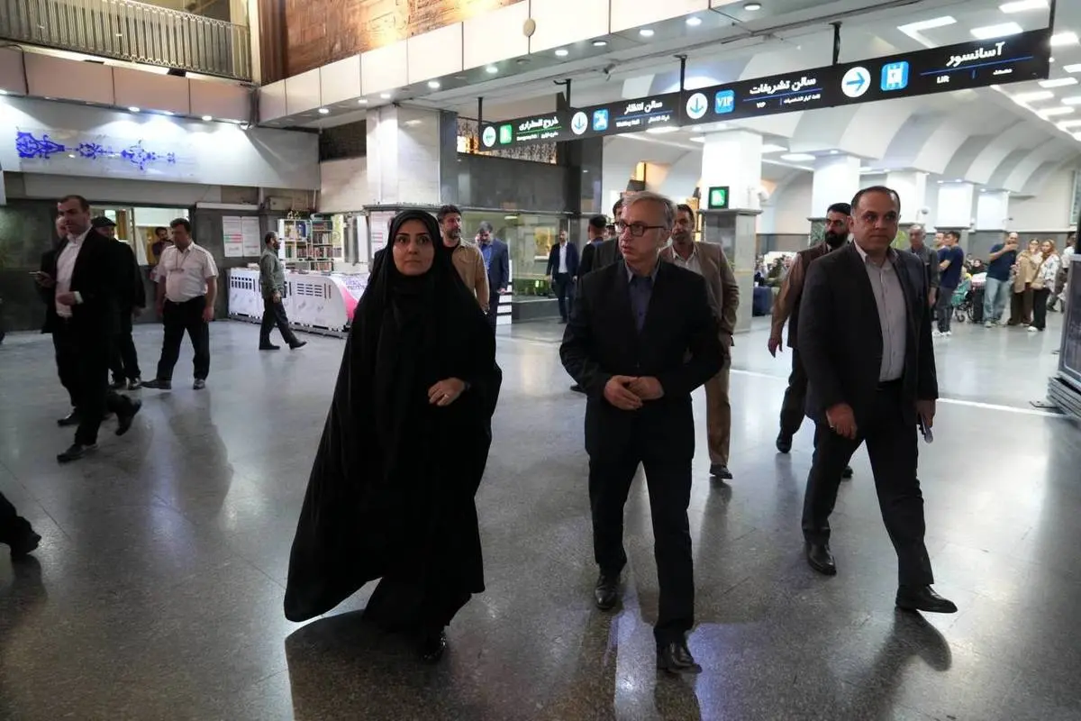 بازدید وزیر راه از ایستگاه راهآهن تهران در پی افزایش سفرهای ریلی
